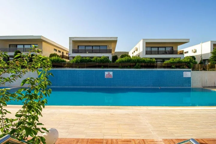 Согучак: Beverly hills kuşadası