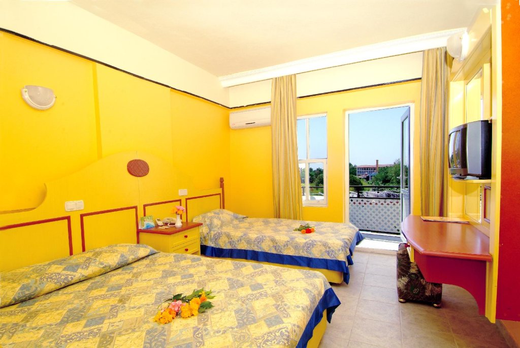 Кемер: UK Hotels Kiriş
