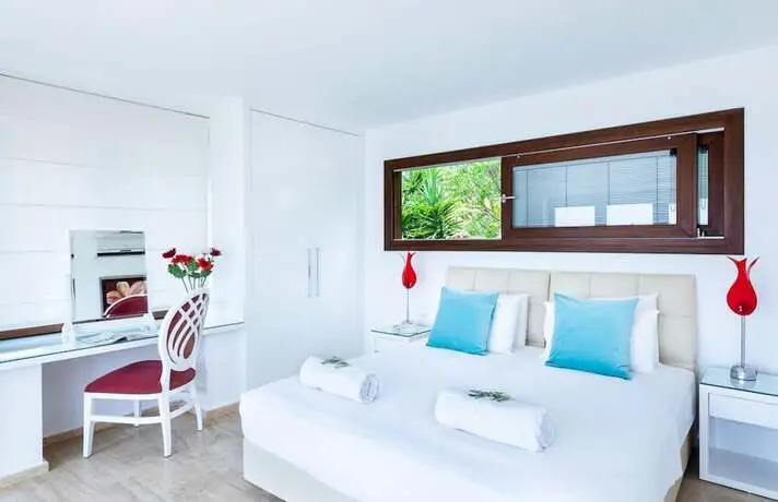 Ешилькёй: Korsan Kuzey-stunning 5bed Private Beach Platform