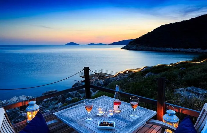 Ешилькёй: Korsan Kuzey-stunning 5bed Private Beach Platform