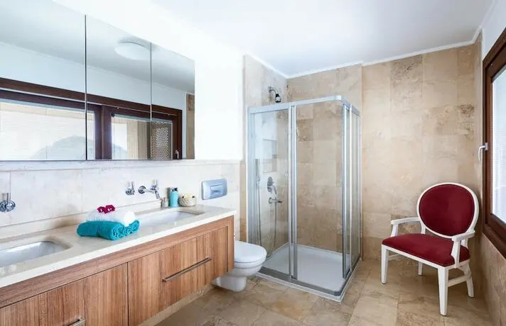 Ешилькёй: Korsan Kuzey-stunning 5bed Private Beach Platform