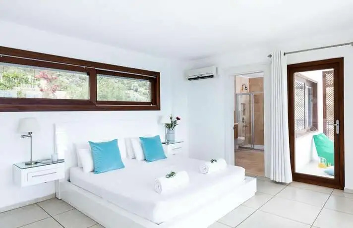 Ешилькёй: Korsan Kuzey-stunning 5bed Private Beach Platform