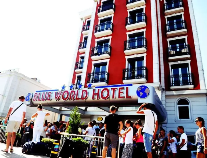 Бююкчекмедже: Blue World Hotel