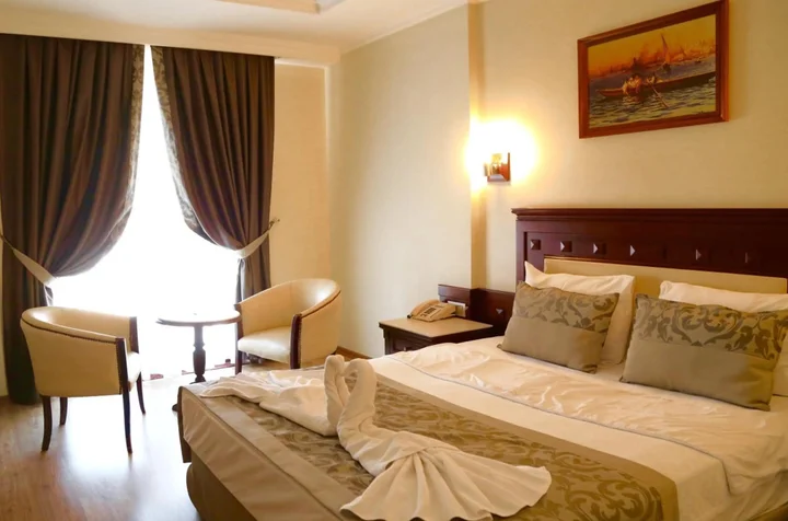 Бююкчекмедже: Blue World Hotel