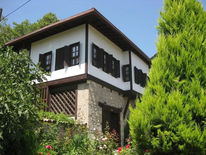 Сафранболу: Rasitler Bag Evi