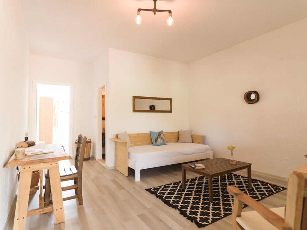Датча: Koop Suites