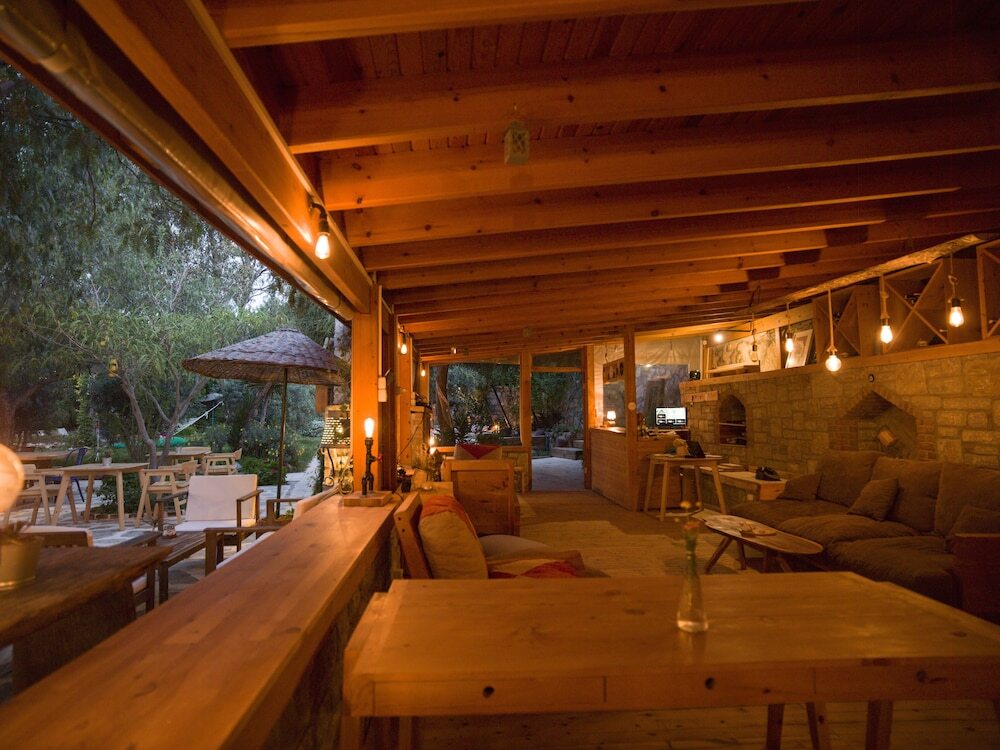 Датча: Koop Suites
