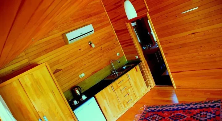 Чиралы: Baraka House