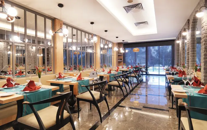 Кемер: Queen's Park Turkiz Kemer