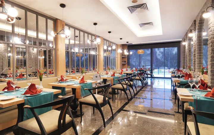 Кемер: Queen's Park Turkiz Kemer