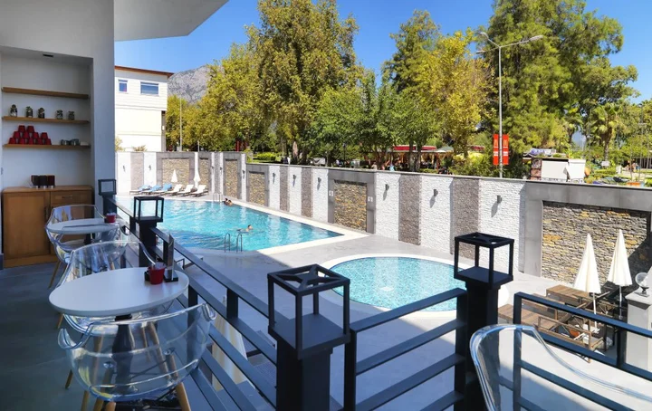 Кемер: Queen's Park Turkiz Kemer