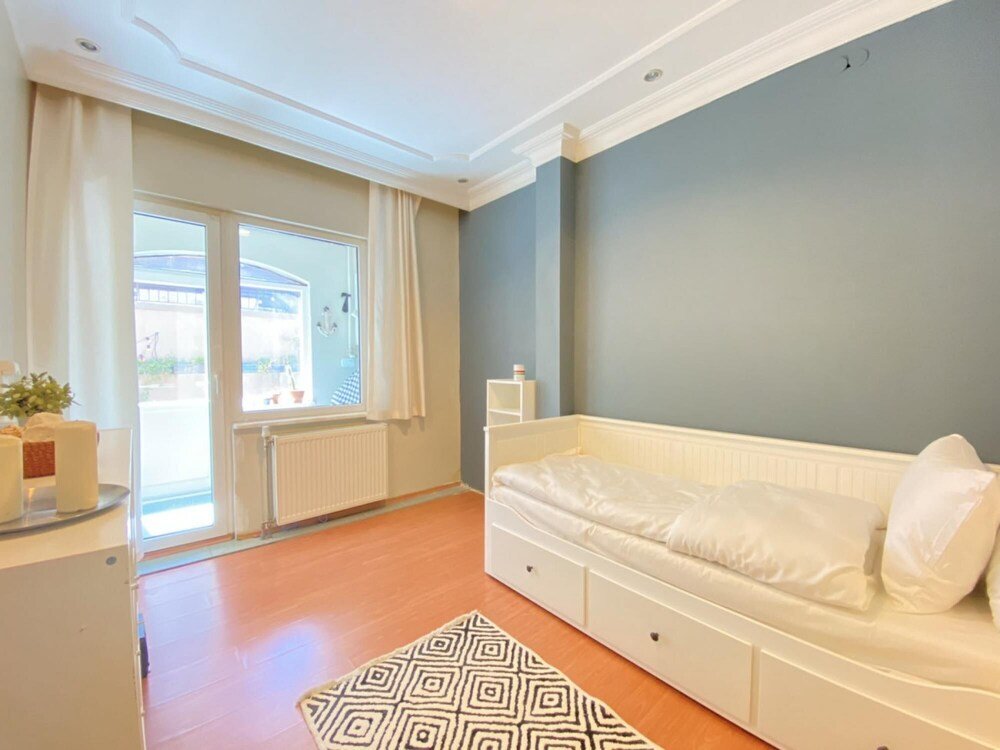 Стамбул: Flat With Bosphorus View and Backyard in Uskudar