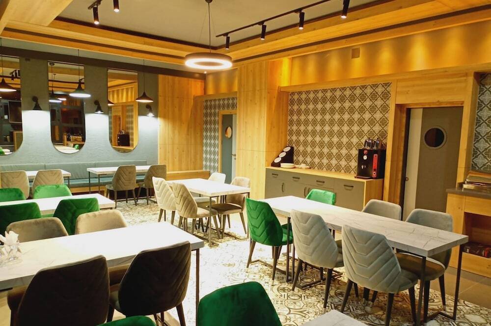 Сарыкамыш: Dinamik Otel