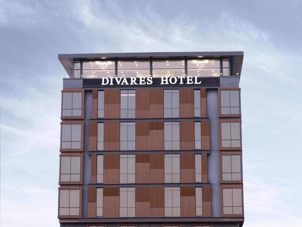 Divares Luxury Hotel — фото 4