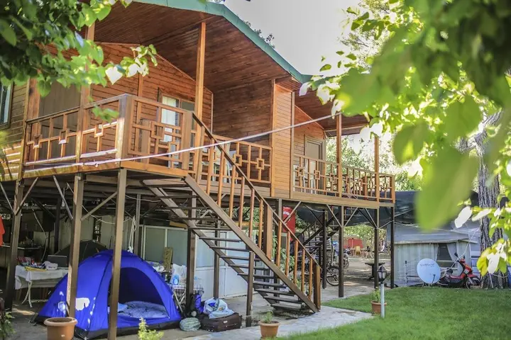 Чиралы: Çirali Campi̇ng