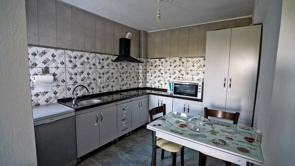 Зейтинликой: Kahraman Apart