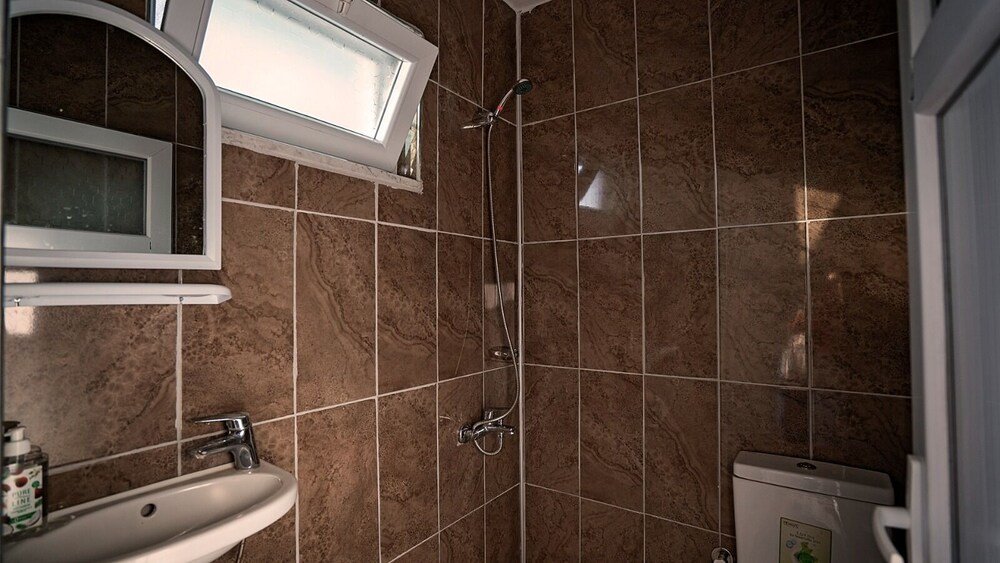Зейтинликой: Kahraman Apart
