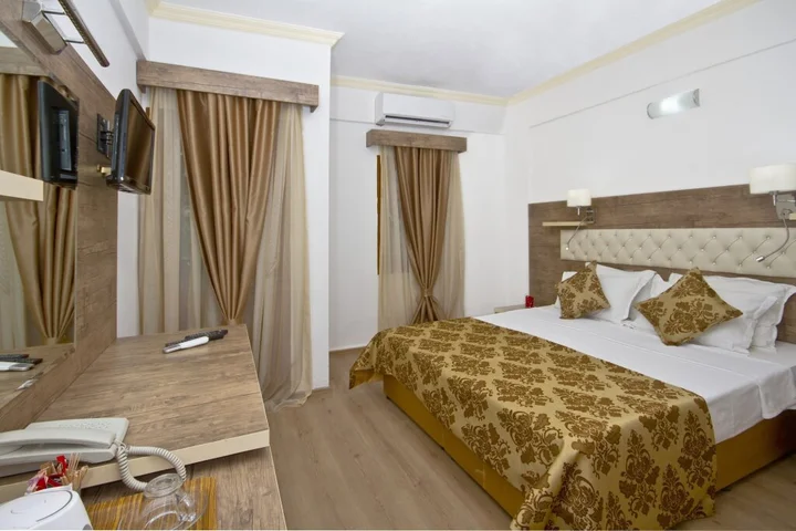 Битез: Manuela Hotel