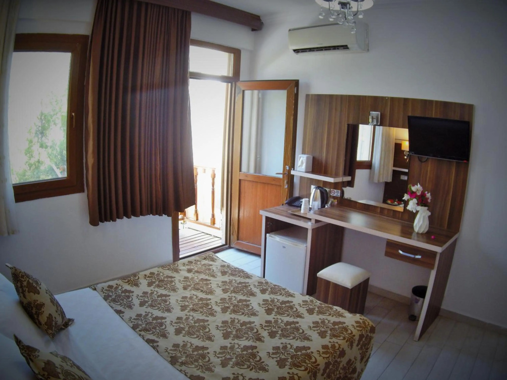 Битез: Manuela Hotel