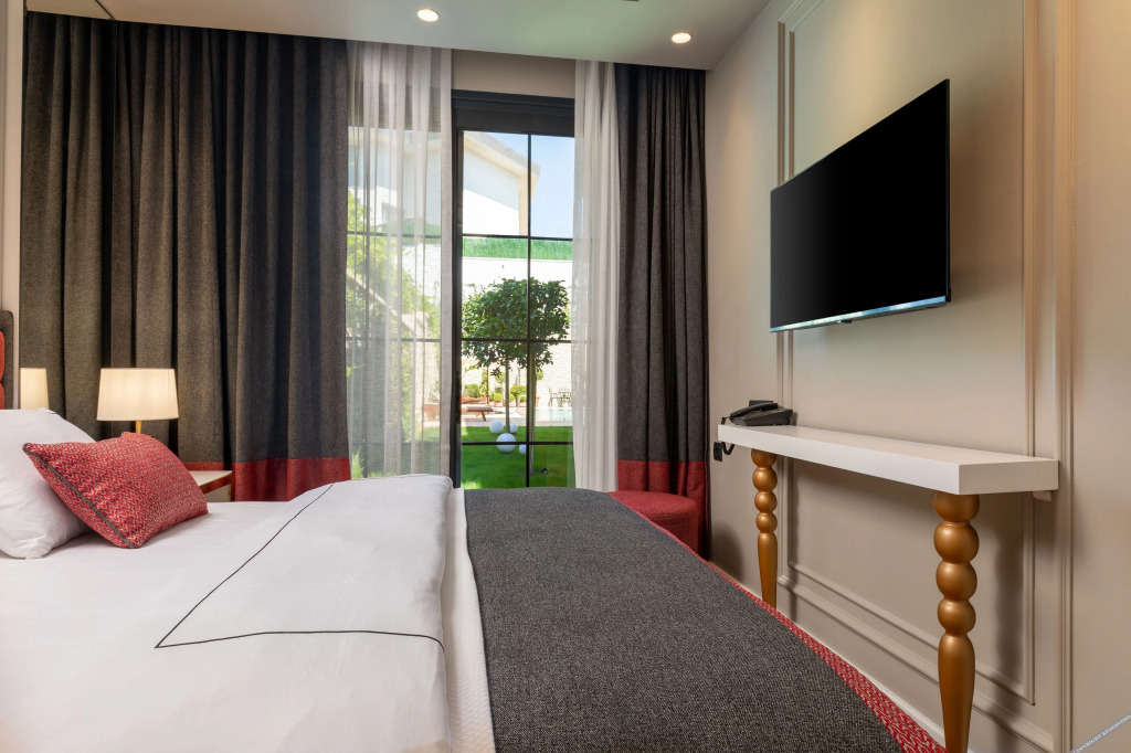Чешме: Motif Hotel