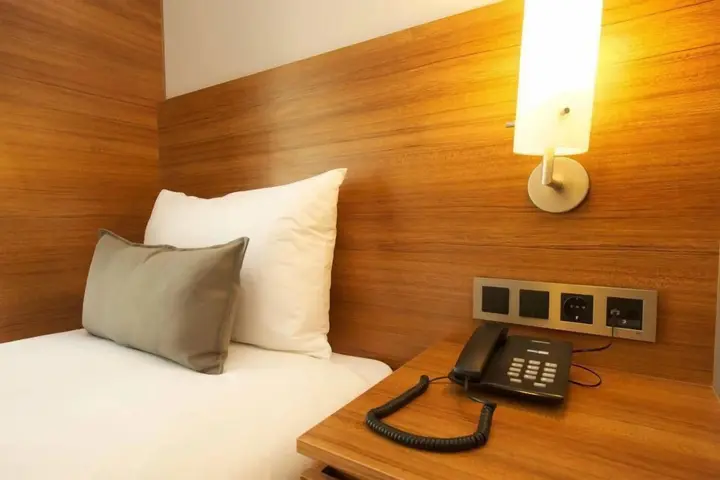 Синоп: Hotel 117
