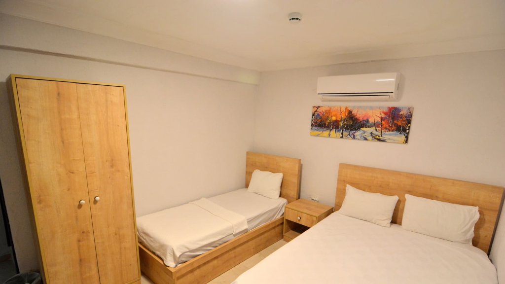 Чешме: Ados Hotel