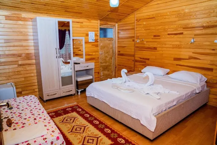 Чиралы: Ikiz Pansiyon Bungalow
