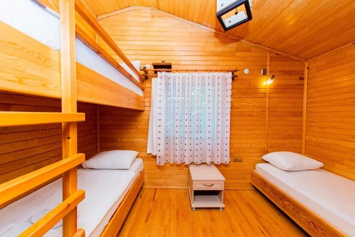 Чиралы: Ikiz Pansiyon Bungalow