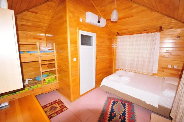 Чиралы: Ikiz Pansiyon Bungalow
