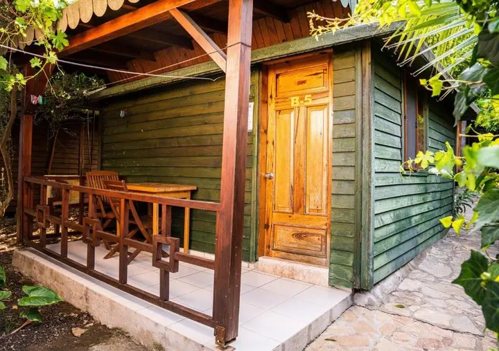 Чиралы: Ikiz Pansiyon Bungalow