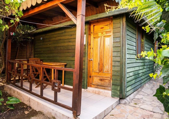 Чиралы: Ikiz Pansiyon Bungalow