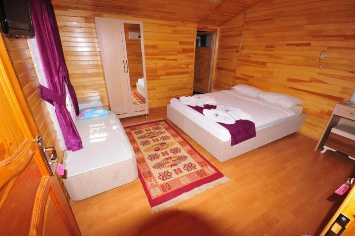 Чиралы: Ikiz Pansiyon Bungalow