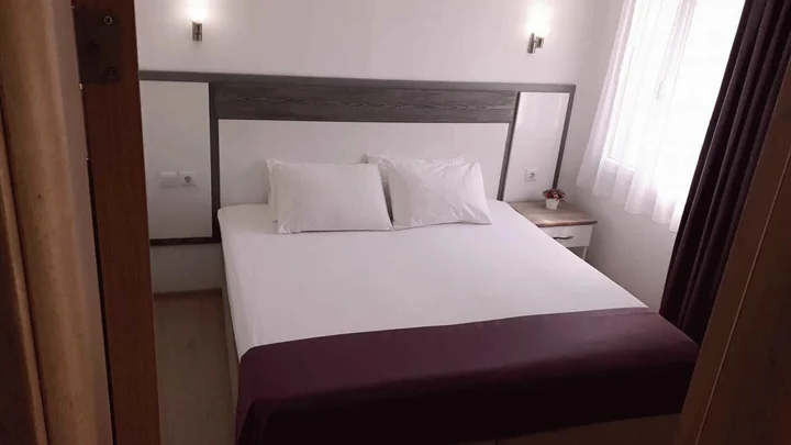 Чешме: Parla Apart Otel