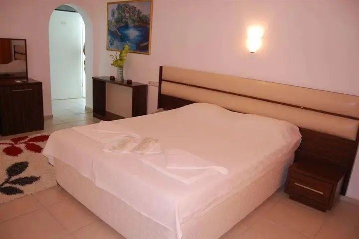 Бурхание: Pidasus Hotel