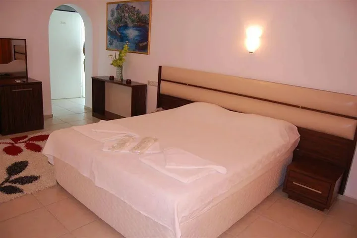Бурхание: Pidasus Hotel