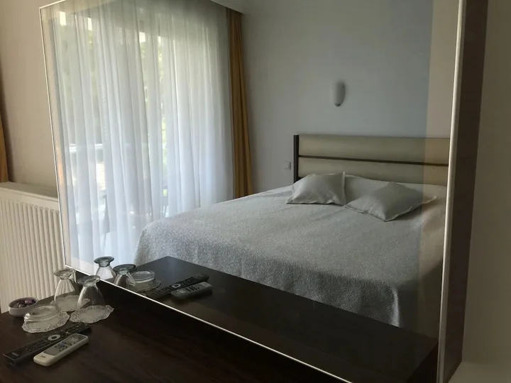 Бурхание: Pidasus Hotel