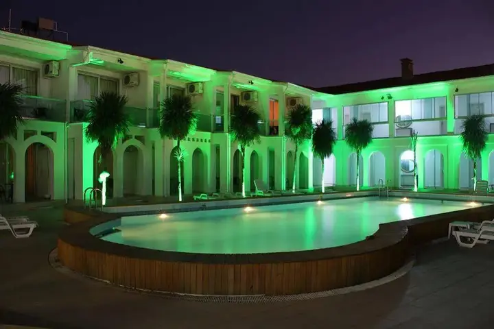 Бурхание: Pidasus Hotel