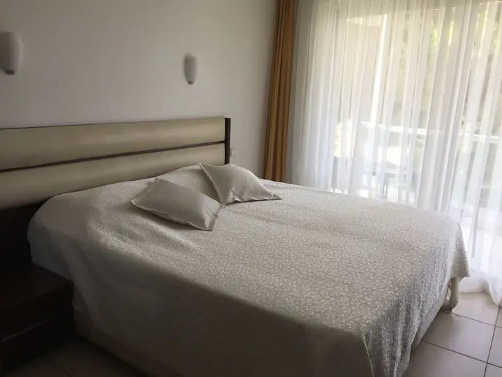 Бурхание: Pidasus Hotel