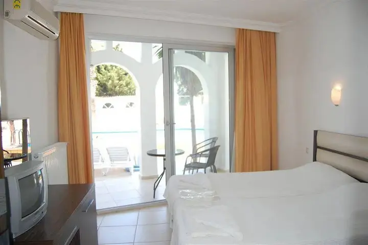 Бурхание: Pidasus Hotel