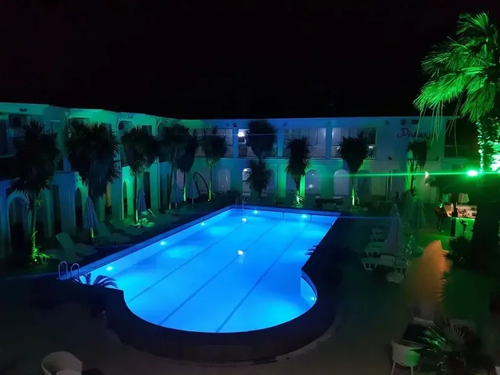Бурхание: Pidasus Hotel