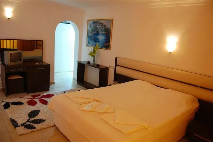 Бурхание: Pidasus Hotel