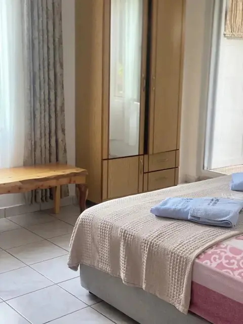 Чиралы: Rose Pension