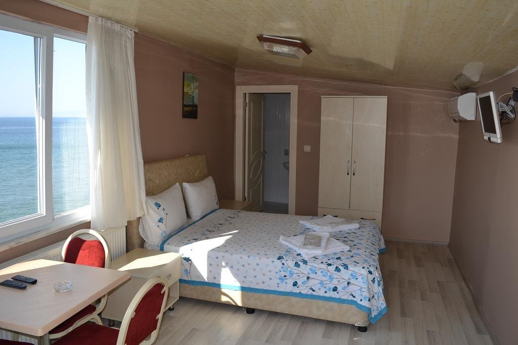 Чынарджык: Kirmizi Yali Motel