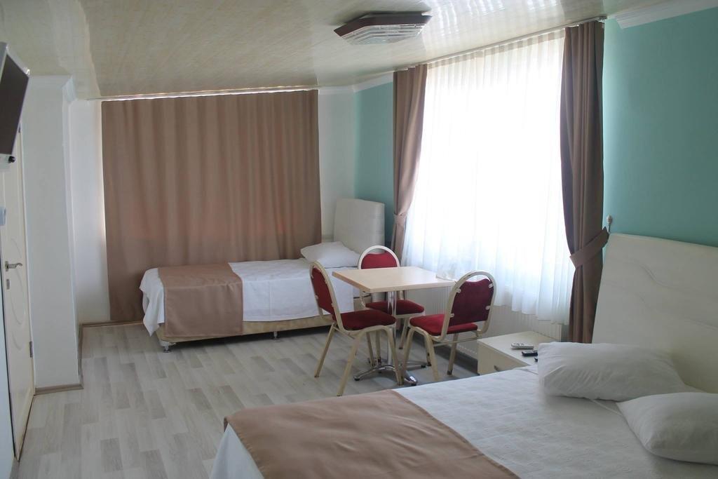 Чынарджык: Kirmizi Yali Motel