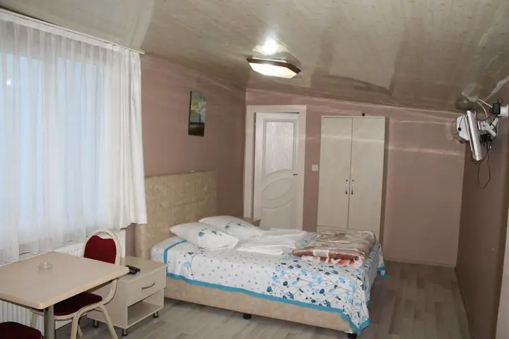 Чынарджык: Kirmizi Yali Motel