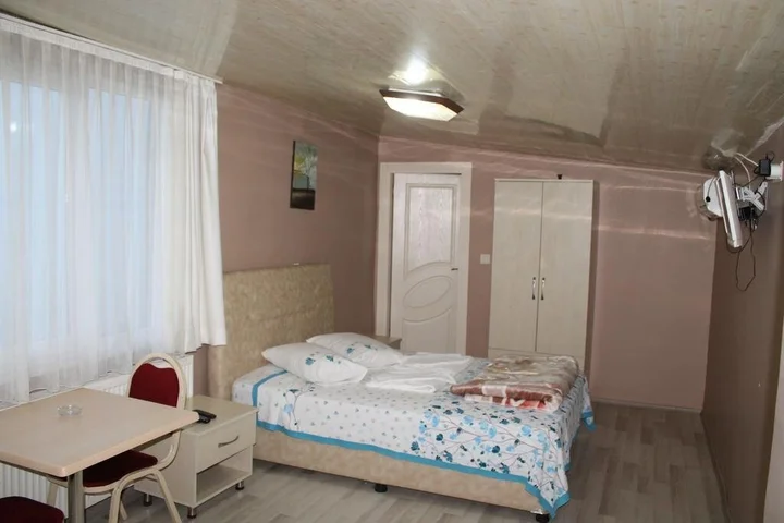 Чынарджык: Kirmizi Yali Motel