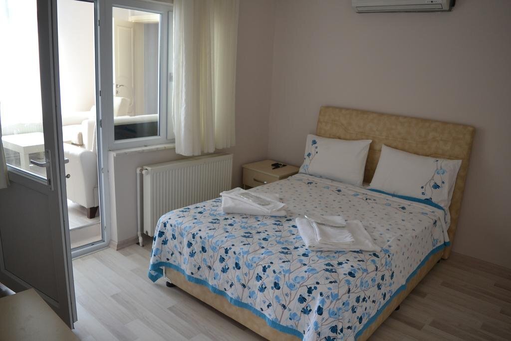 Чынарджык: Kirmizi Yali Motel