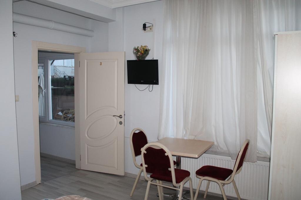 Чынарджык: Kirmizi Yali Motel