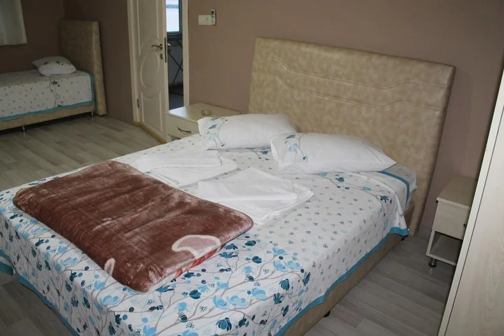 Чынарджык: Kirmizi Yali Motel