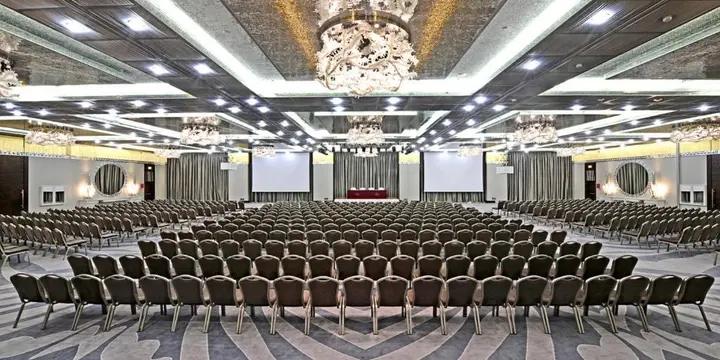 Бурса: Crowne Plaza BURSA by IHG